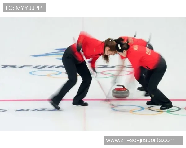 冬奥会2018女子冰壶精彩对决中国队挑战英国队的激烈赛场瞬间 冬奥会2018女子冰壶精彩对决中国队挑战英国队的激烈赛场瞬间